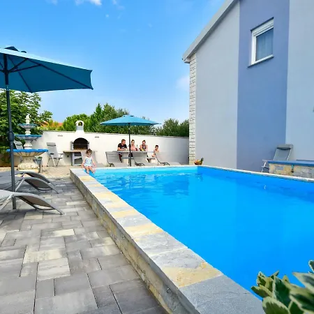 Apartmán Lamesic-1 *
